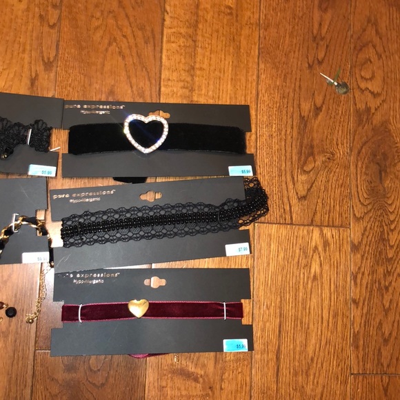 5pk choker set😍💕⚫️ - Picture 3 of 3